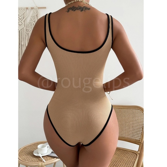 Tan Bodysuit Contrast Black Binding Trim Fitted Nude Beige Camel Ribbed Zip - Picture 3 of 7